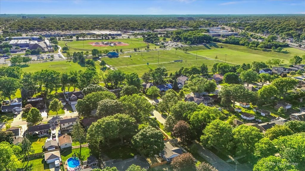 Image 26 of property listing at 20 N Waverly Place, Mount Prospect, IL 60056