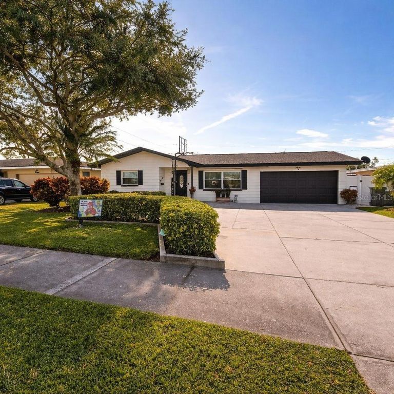 2218 8TH AVENUE SW, Largo, FL 33770