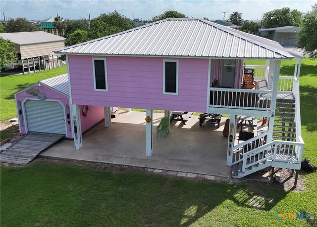 111 Springfield Avenue, Port Lavaca, TX 77979