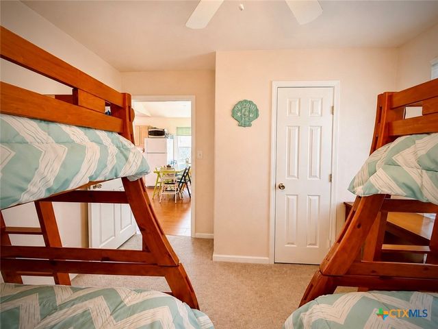 111 Springfield Avenue, Port Lavaca, TX 77979