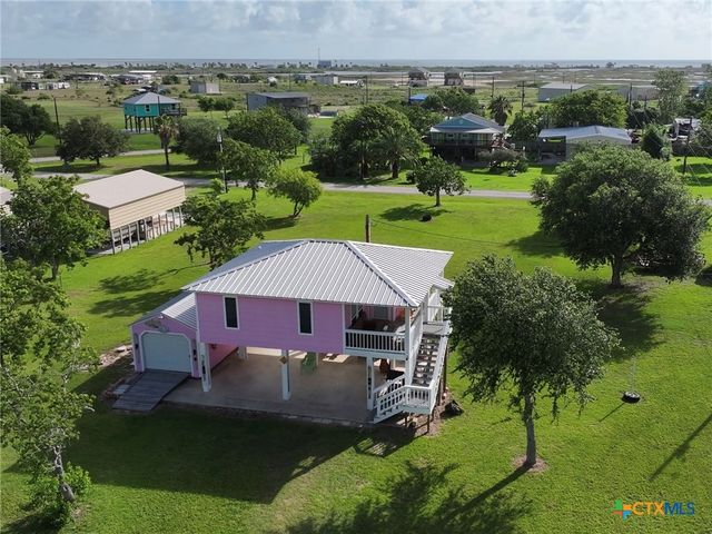 111 Springfield Avenue, Port Lavaca, TX 77979
