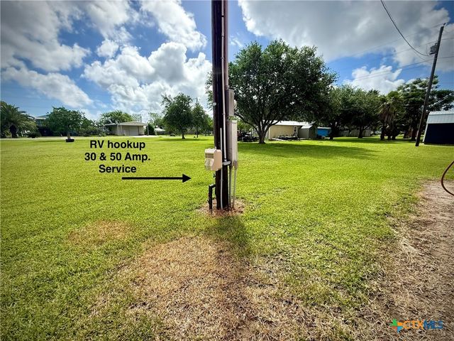 111 Springfield Avenue, Port Lavaca, TX 77979