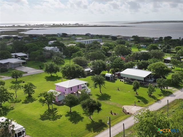 111 Springfield Avenue, Port Lavaca, TX 77979