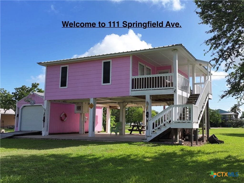 111 Springfield Avenue, Port Lavaca, TX 77979