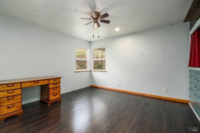 210 Bourbon Ln, Ukiah, CA 95482