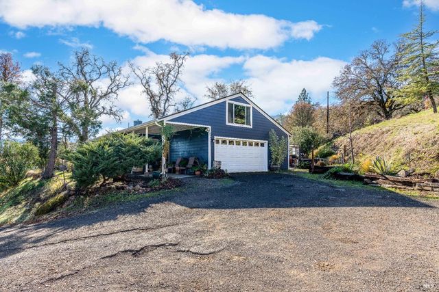 210 Bourbon Ln, Ukiah, CA 95482