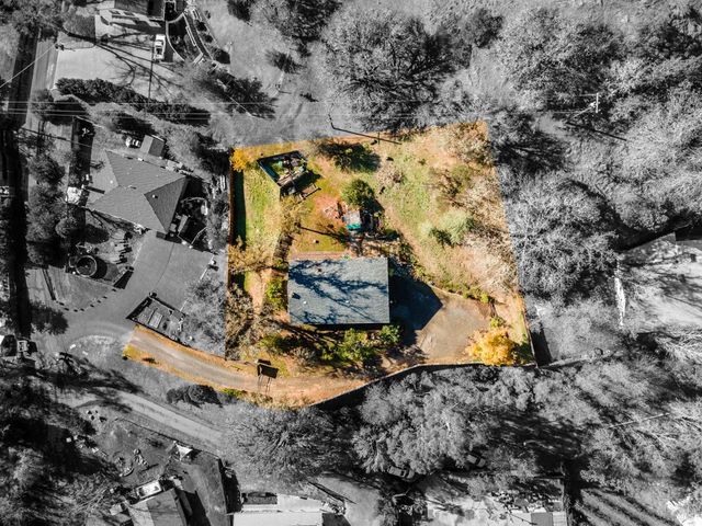 210 Bourbon Ln, Ukiah, CA 95482