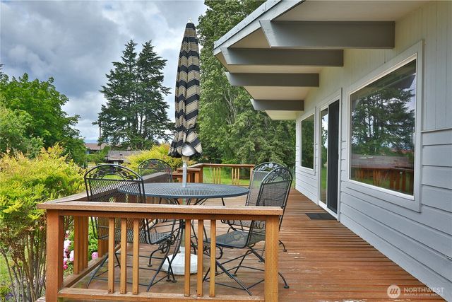 538 Bush Point Road, Freeland, WA 98249