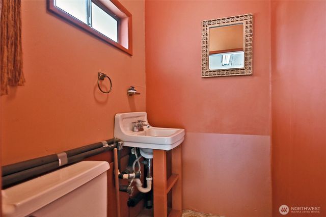 538 Bush Point Road, Freeland, WA 98249