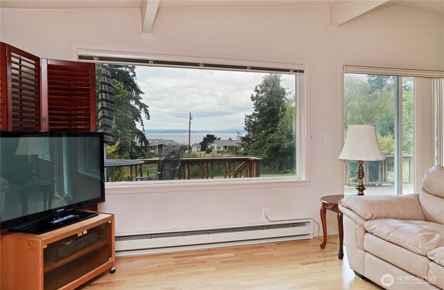 538 Bush Point Road, Freeland, WA 98249