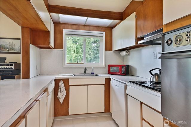 538 Bush Point Road, Freeland, WA 98249