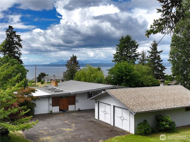 538 Bush Point Road, Freeland, WA 98249