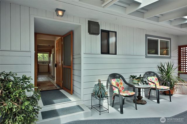 538 Bush Point Road, Freeland, WA 98249