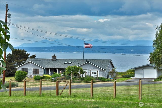 538 Bush Point Road, Freeland, WA 98249