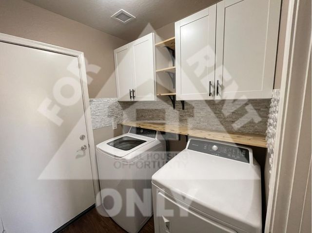 2424 W Saint Kateri Drive, Phoenix, AZ 85041