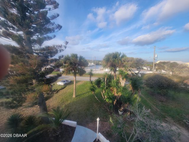 3941 S Peninsula Drive, Port Orange, FL 32127