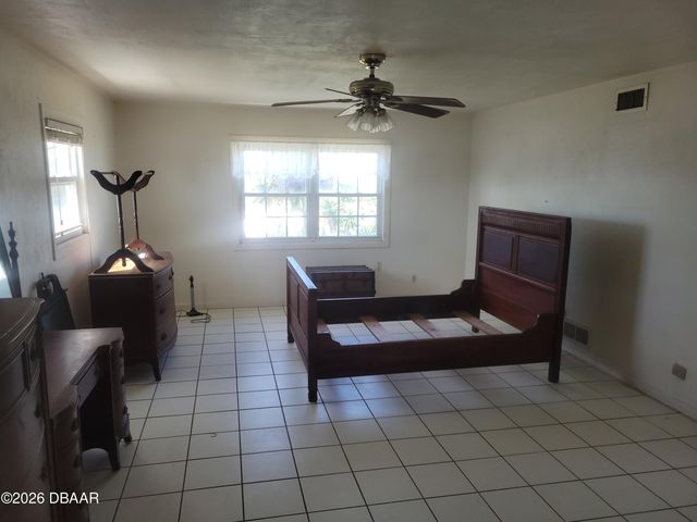 3941 S Peninsula Drive, Port Orange, FL 32127