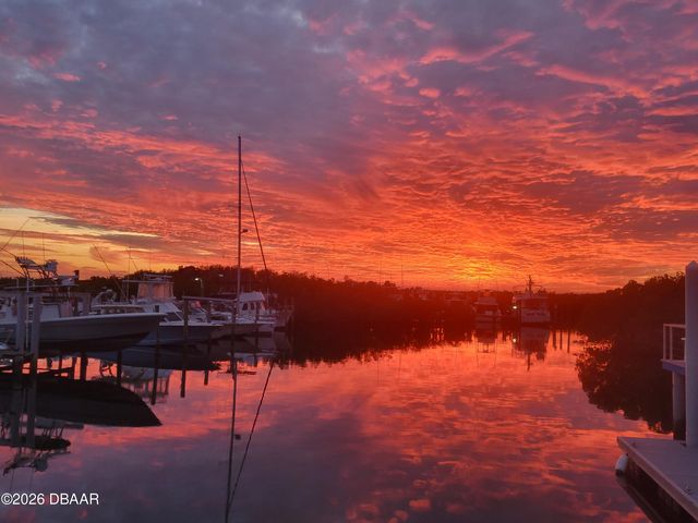 3941 S Peninsula Drive, Port Orange, FL 32127