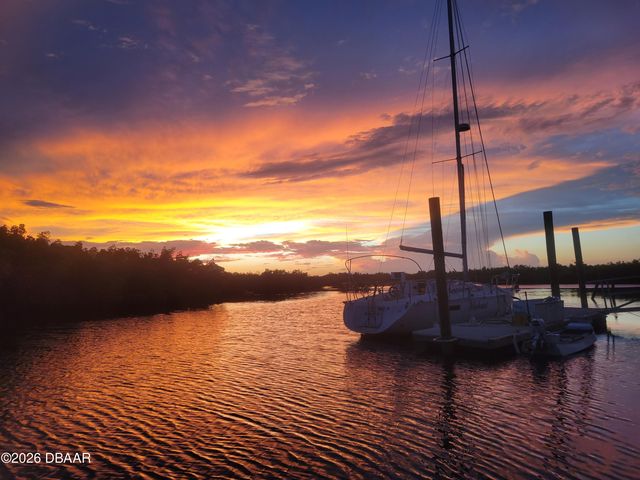 3941 S Peninsula Drive, Port Orange, FL 32127