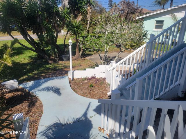 3941 S Peninsula Drive, Port Orange, FL 32127