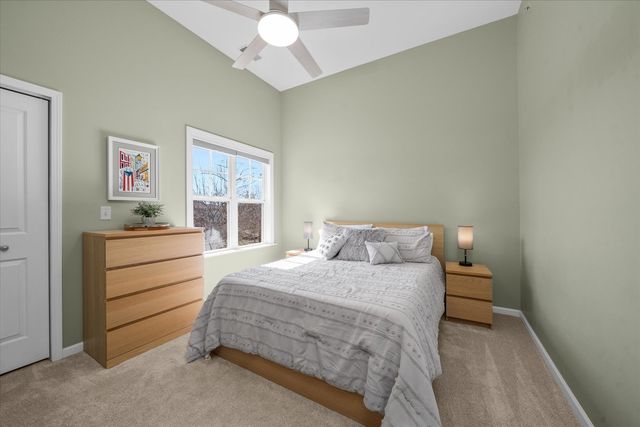 620 Pineridge Drive N 620, Oswego, IL 60543