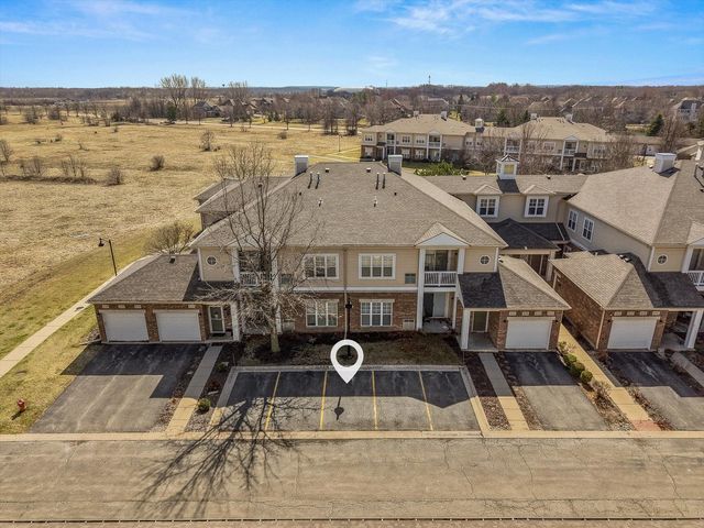 620 Pineridge Drive N 620, Oswego, IL 60543