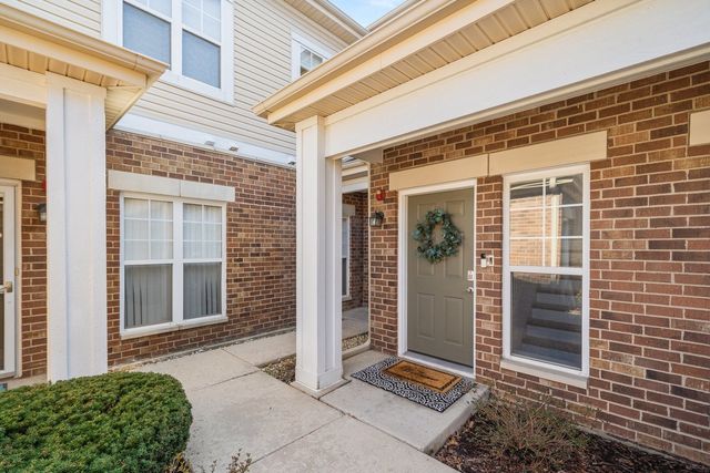 620 Pineridge Drive N 620, Oswego, IL 60543