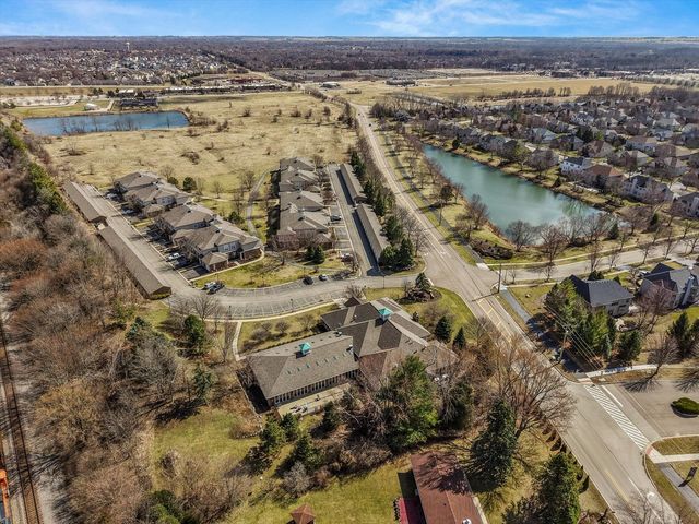 620 Pineridge Drive N 620, Oswego, IL 60543