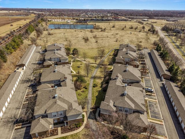 620 Pineridge Drive N 620, Oswego, IL 60543