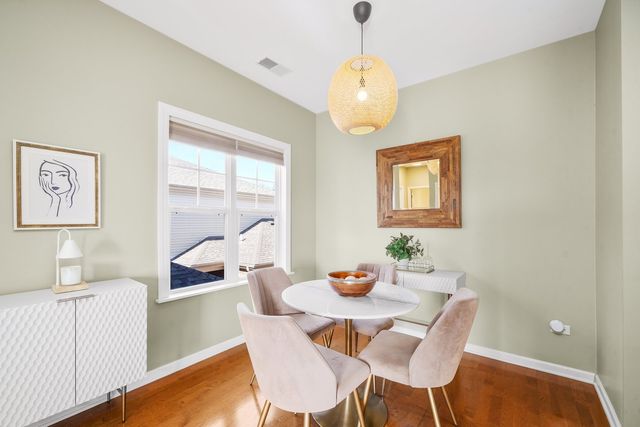 620 Pineridge Drive N 620, Oswego, IL 60543