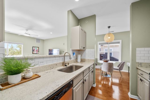 620 Pineridge Drive N 620, Oswego, IL 60543