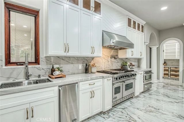 2283 E Sarazen, Fresno, CA 93730