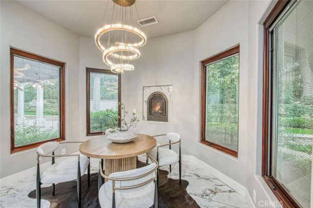 2283 E Sarazen, Fresno, CA 93730