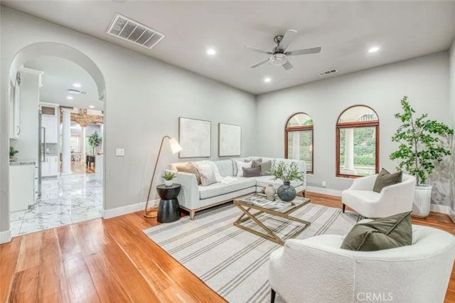 2283 E Sarazen, Fresno, CA 93730