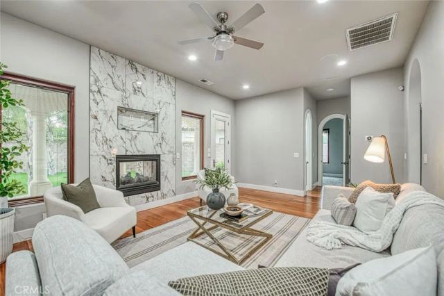2283 E Sarazen, Fresno, CA 93730