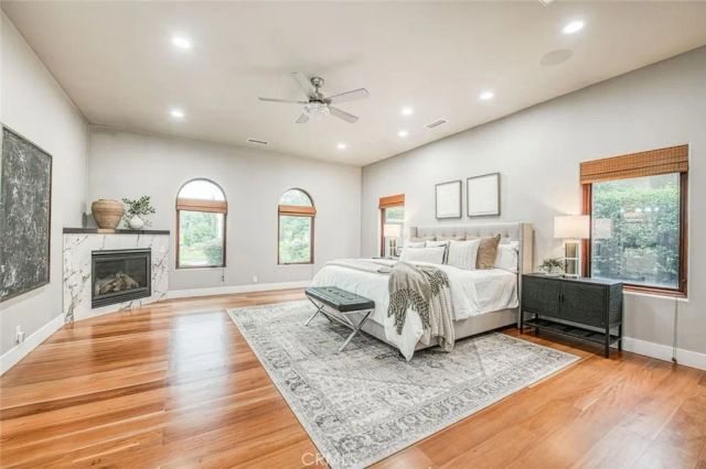 2283 E Sarazen, Fresno, CA 93730