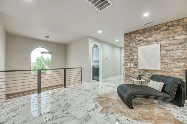 2283 E Sarazen, Fresno, CA 93730