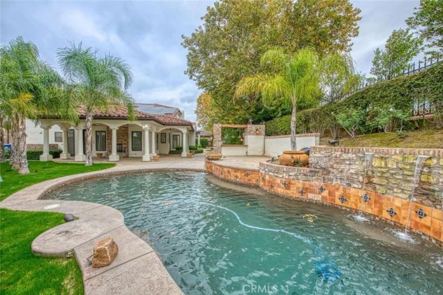 2283 E Sarazen, Fresno, CA 93730