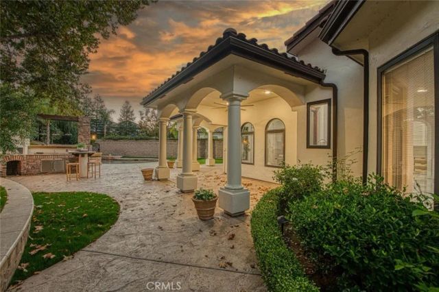 2283 E Sarazen, Fresno, CA 93730