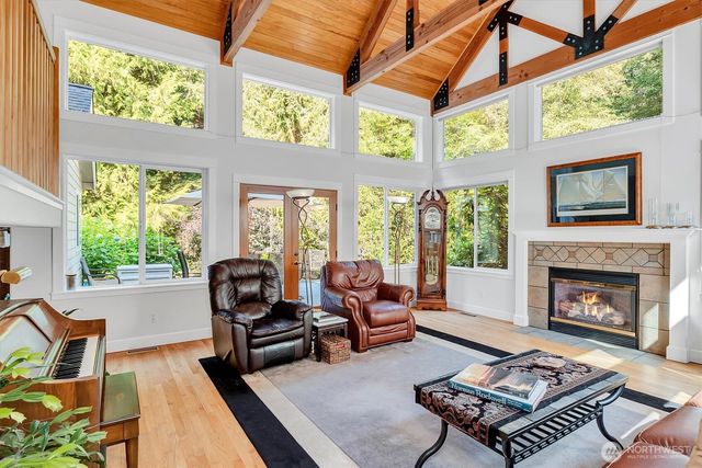6477 Cultus Bay Road, Clinton, WA 98236
