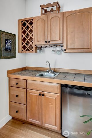 6477 Cultus Bay Road, Clinton, WA 98236