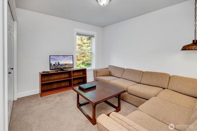 6477 Cultus Bay Road, Clinton, WA 98236