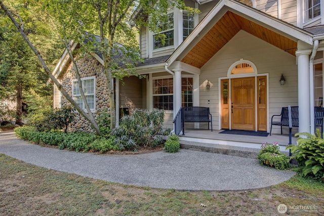 6477 Cultus Bay Road, Clinton, WA 98236