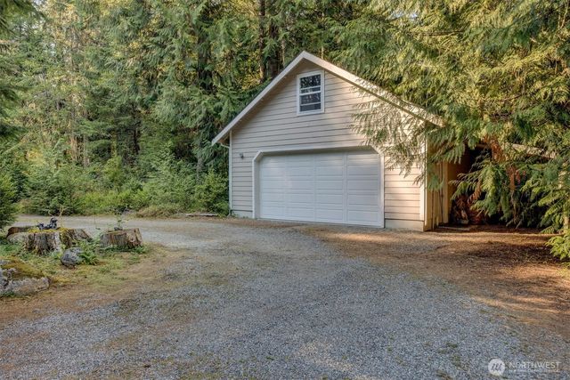 6477 Cultus Bay Road, Clinton, WA 98236