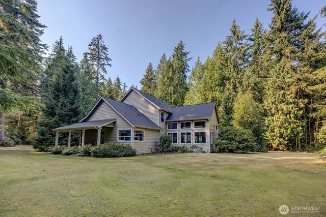6477 Cultus Bay Road, Clinton, WA 98236