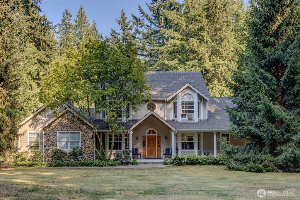 6477 Cultus Bay Road, Clinton, WA 98236