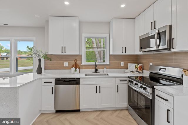 7815 CROOM RD, Upper Marlboro, MD 20772
