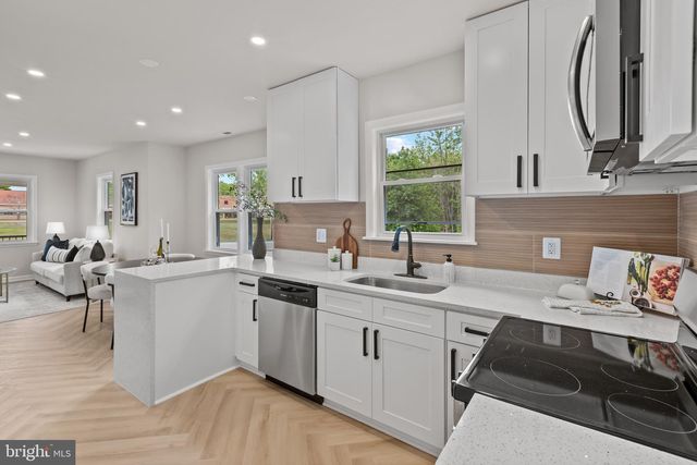 7815 CROOM RD, Upper Marlboro, MD 20772
