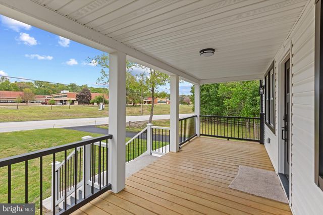 7815 CROOM RD, Upper Marlboro, MD 20772
