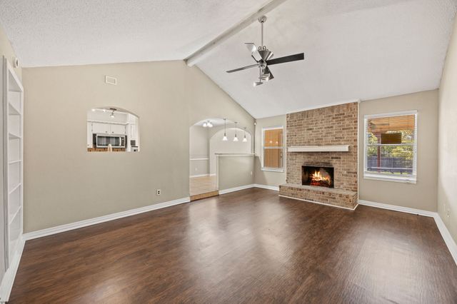 7258 Brentwood Stair Road, Fort Worth, TX 76112